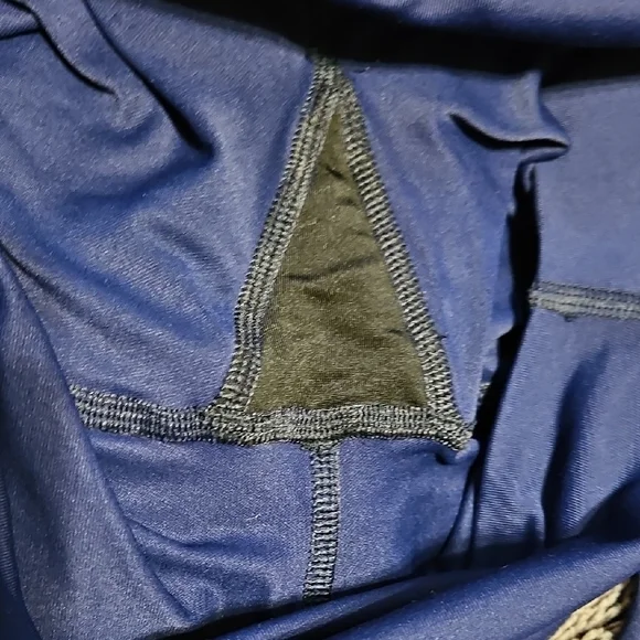 NOBULL Size Small Navy Cropped Leggings - Picture 3 of 10